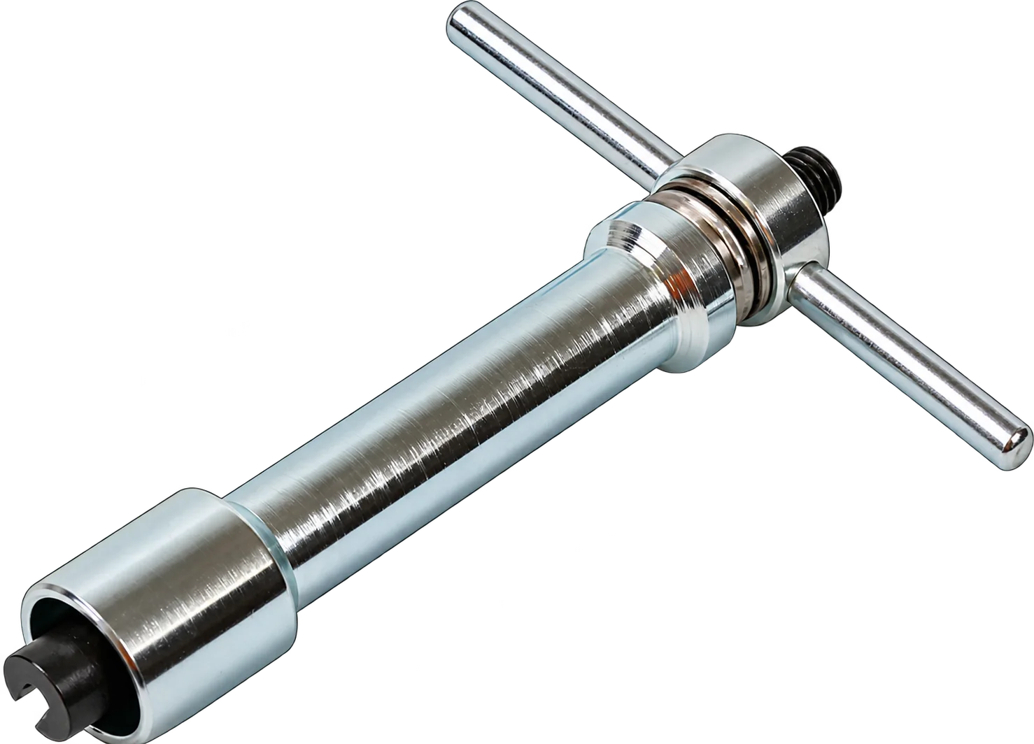 Outil en acier chromé composé d’un long tube cylindrique et d’une poignée en T.